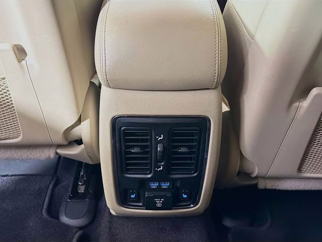 2017 Bright White Clearcoat Jeep Grand Cherokee Limited RWD SUV