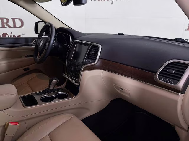 2017 Bright White Clearcoat Jeep Grand Cherokee Limited RWD SUV