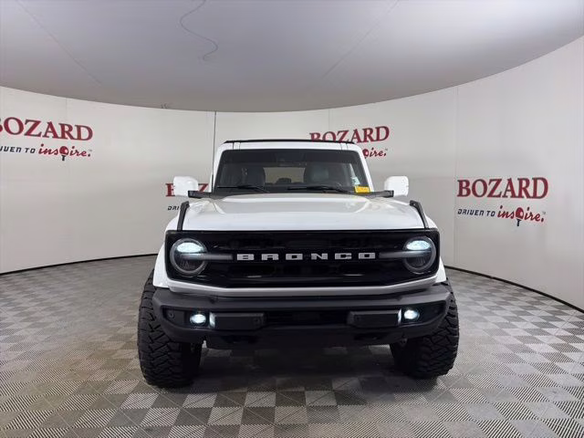 2023 Oxford White Ford Bronco Outer Banks 4X4 SUV
