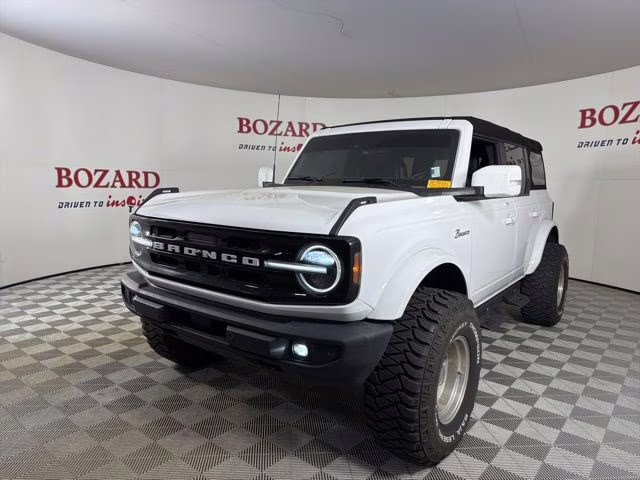 2023 Oxford White Ford Bronco Outer Banks 4X4 SUV