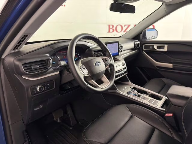 2020 Blue Metallic Ford Explorer XLT RWD SUV