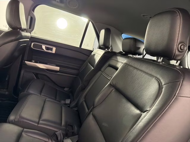 2020 Blue Metallic Ford Explorer XLT RWD SUV