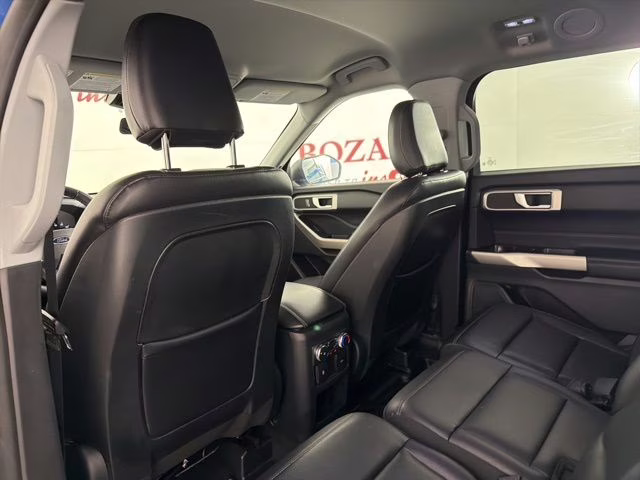 2020 Blue Metallic Ford Explorer XLT RWD SUV