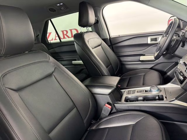 2020 Blue Metallic Ford Explorer XLT RWD SUV