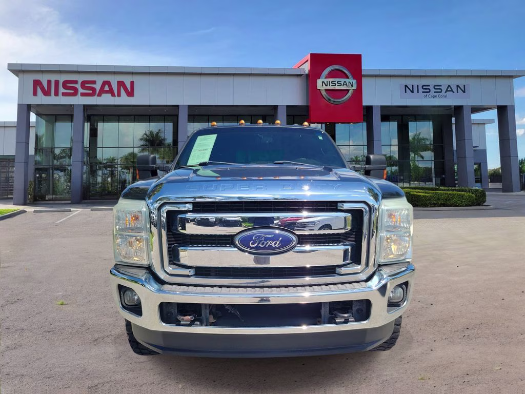 2014 Tuxedo Black Metallic Ford Super Duty F-350 SRW Lariat 4X4 Truck