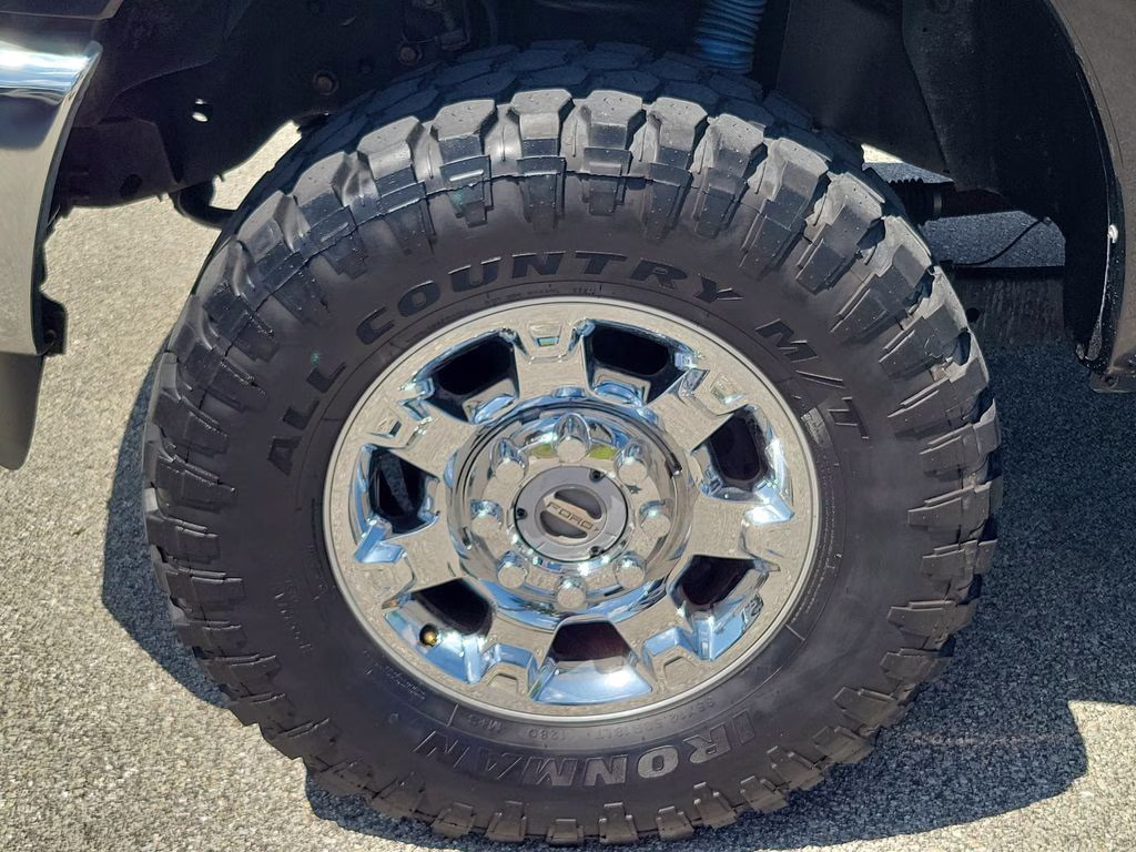 2014 Tuxedo Black Metallic Ford Super Duty F-350 SRW Lariat 4X4 Truck