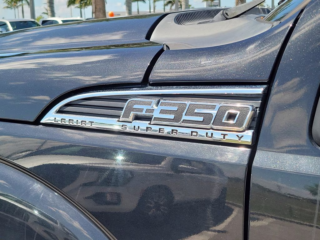 2014 Tuxedo Black Metallic Ford Super Duty F-350 SRW Lariat 4X4 Truck