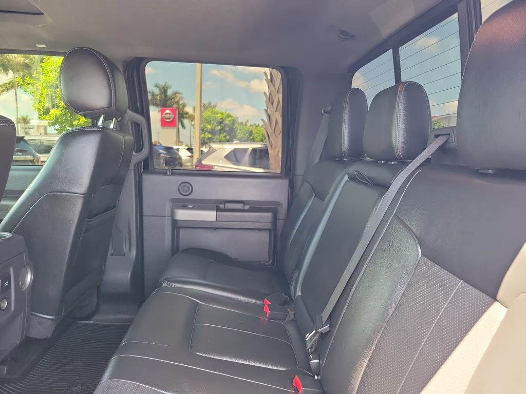 2014 Tuxedo Black Metallic Ford Super Duty F-350 SRW Lariat 4X4 Truck