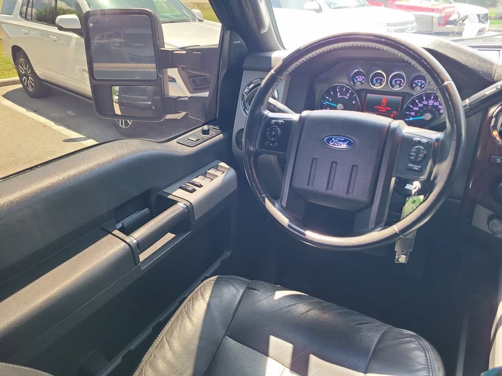 2014 Tuxedo Black Metallic Ford Super Duty F-350 SRW Lariat 4X4 Truck