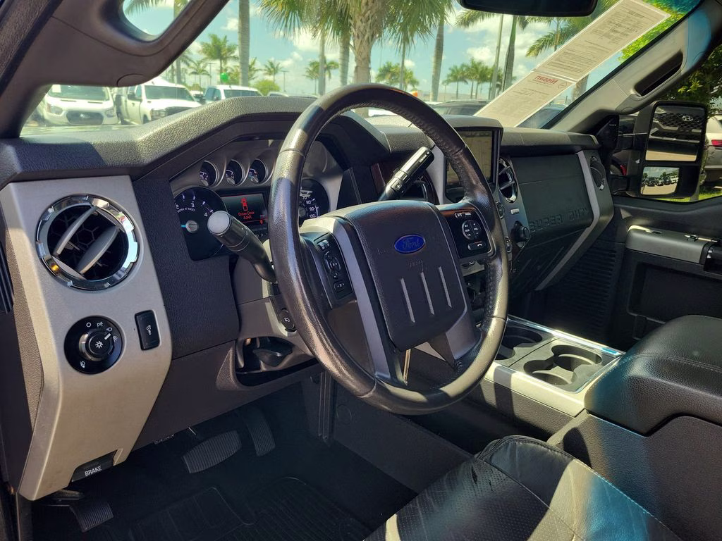 2014 Tuxedo Black Metallic Ford Super Duty F-350 SRW Lariat 4X4 Truck