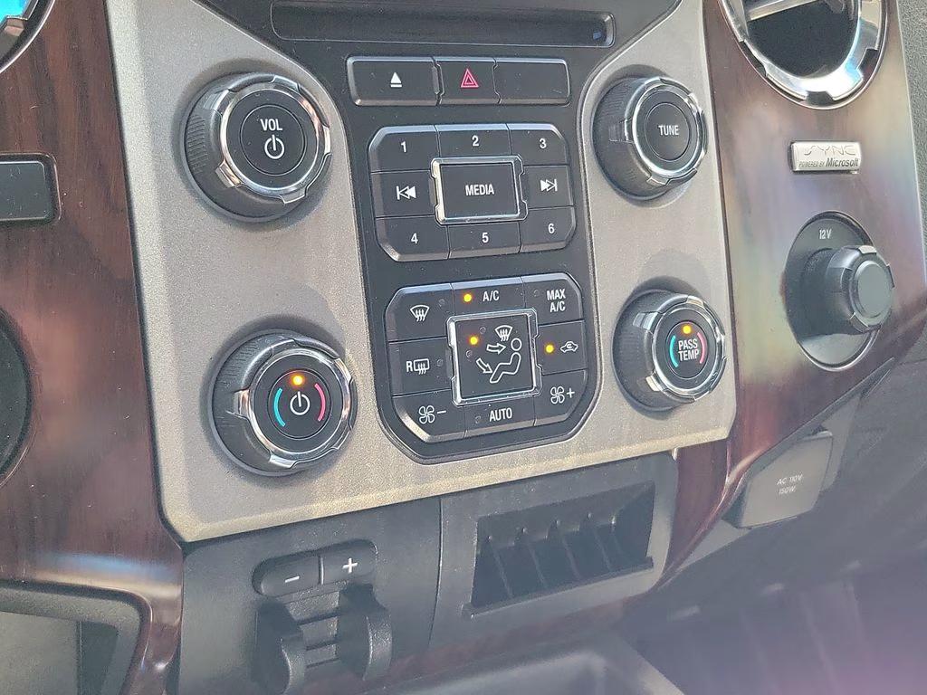 2014 Tuxedo Black Metallic Ford Super Duty F-350 SRW Lariat 4X4 Truck