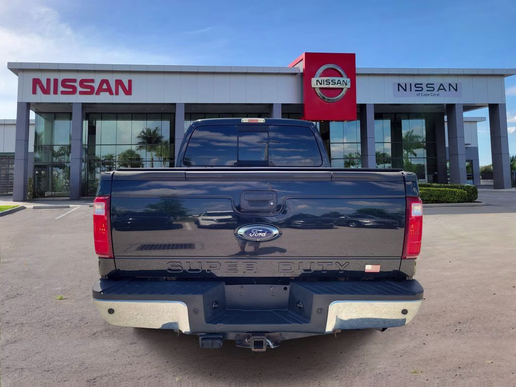 2014 Tuxedo Black Metallic Ford Super Duty F-350 SRW Lariat 4X4 Truck
