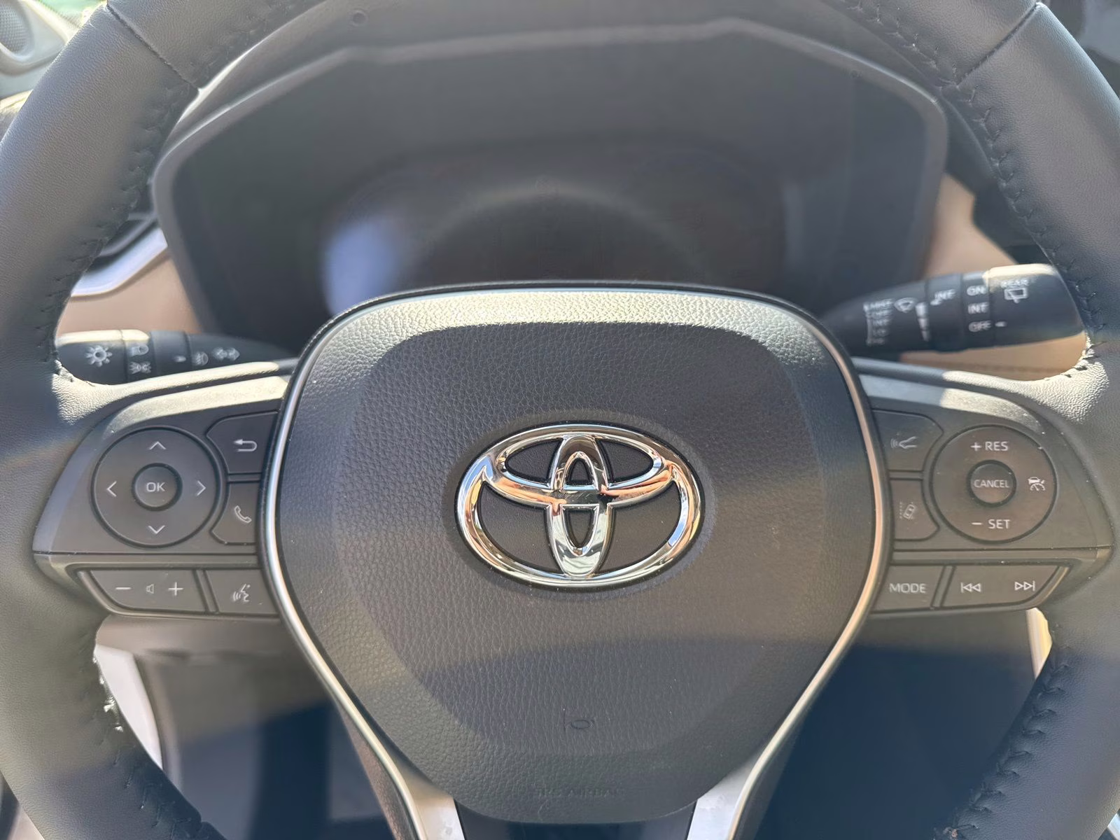 2025 Wind Chill Pearl Toyota RAV4 Hybrid Limited AWD SUV