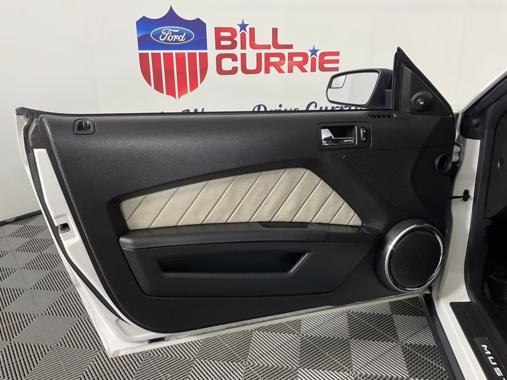 2012 Performance White Ford Mustang V6 Premium RWD Coupe