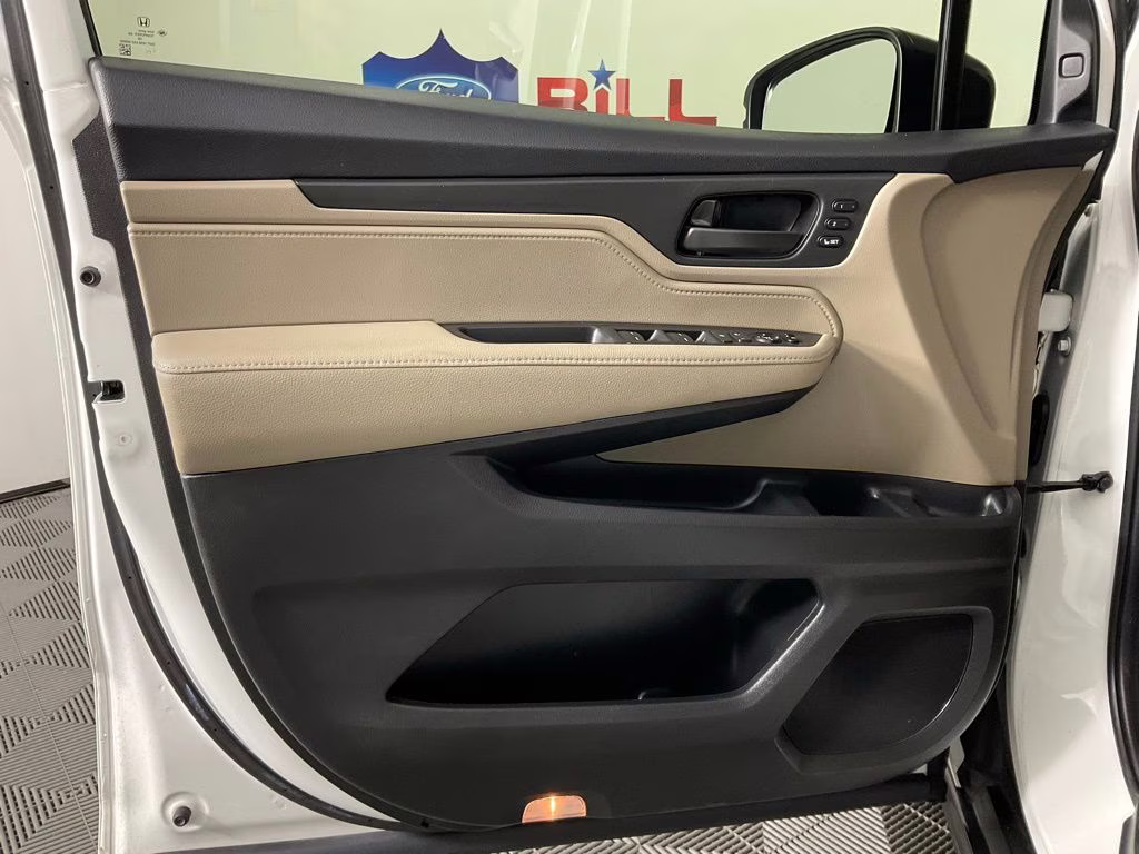 2020 White Honda Odyssey EX-L FWD Van