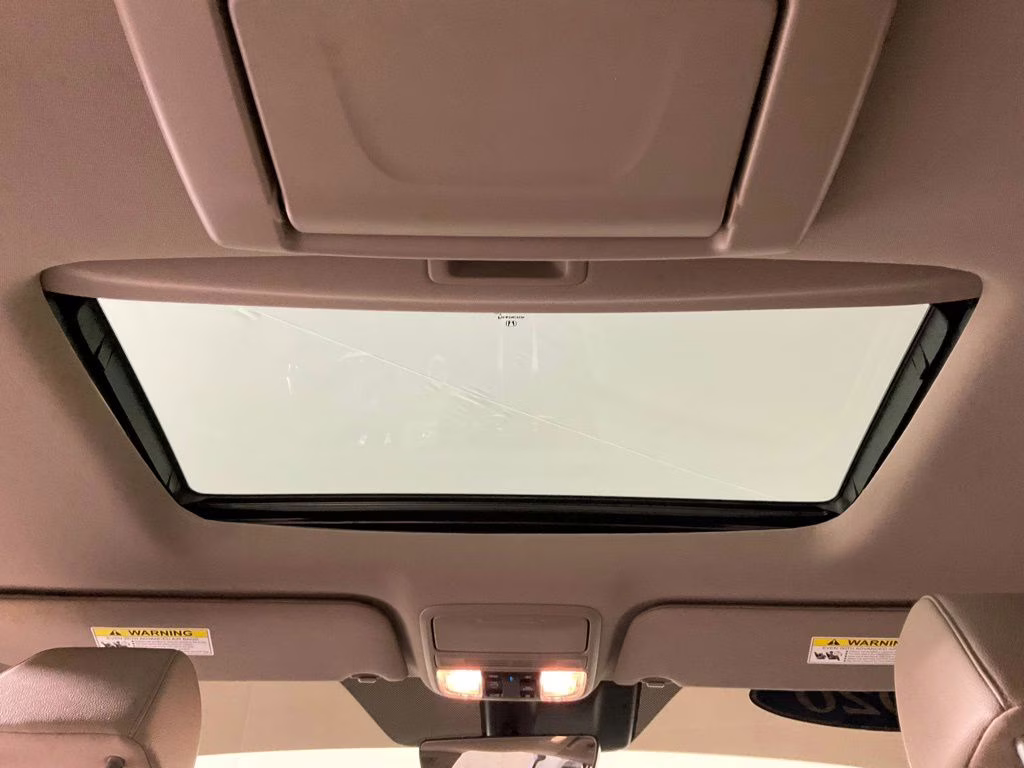 2020 White Honda Odyssey EX-L FWD Van