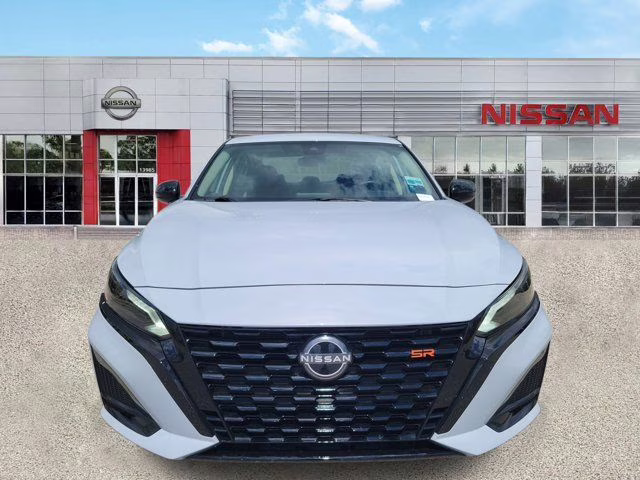 2025 Gray Sky Pearl Nissan Altima 2.5 SR FWD Sedan
