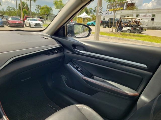 2025 Gray Sky Pearl Nissan Altima 2.5 SR FWD Sedan