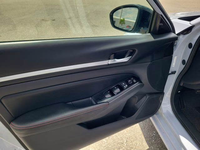 2025 Gray Sky Pearl Nissan Altima 2.5 SR FWD Sedan