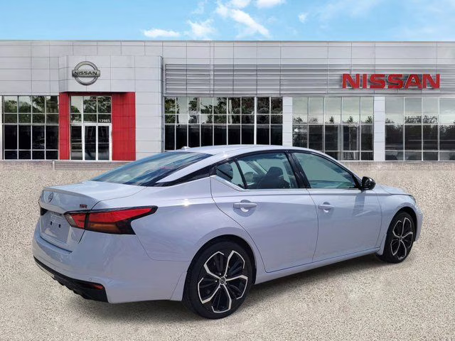 2025 Gray Sky Pearl Nissan Altima 2.5 SR FWD Sedan