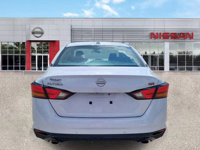 2025 Gray Sky Pearl Nissan Altima 2.5 SR FWD Sedan
