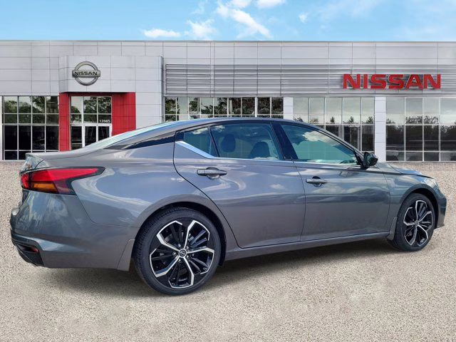 2026 Gun Metallic Nissan Altima 2.5 SR FWD Sedan