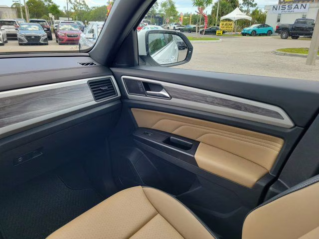2021 Pure White Volkswagen Atlas Cross Sport 2.0T SE w/Technology FWD SUV