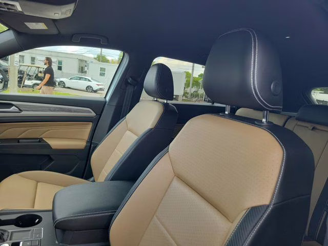 2021 Pure White Volkswagen Atlas Cross Sport 2.0T SE w/Technology FWD SUV
