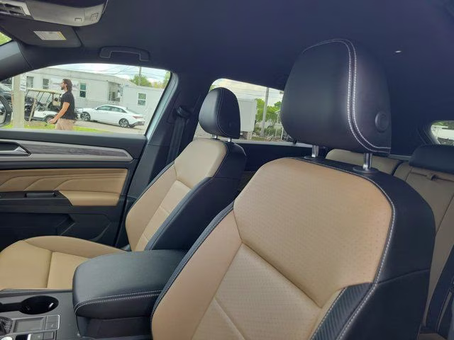 2021 Pure White Volkswagen Atlas Cross Sport 2.0T SE w/Technology FWD SUV