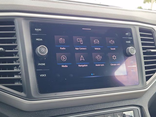 2021 Pure White Volkswagen Atlas Cross Sport 2.0T SE w/Technology FWD SUV