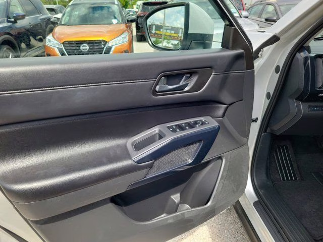 2025 Brilliant Silver Metallic Nissan Pathfinder SV FWD SUV