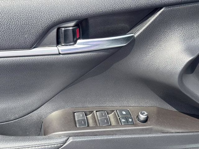 2022 Pearl Toyota Camry XSE FWD Sedan