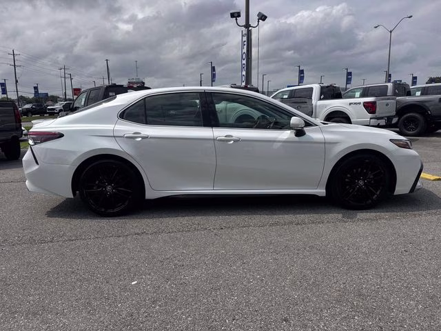 2022 Pearl Toyota Camry XSE FWD Sedan