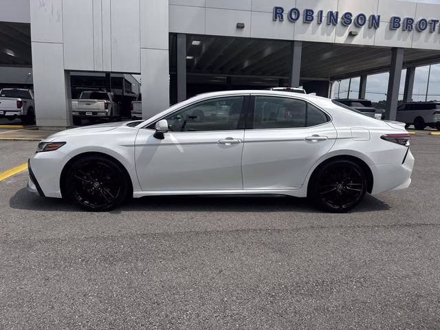 2022 Pearl Toyota Camry XSE FWD Sedan