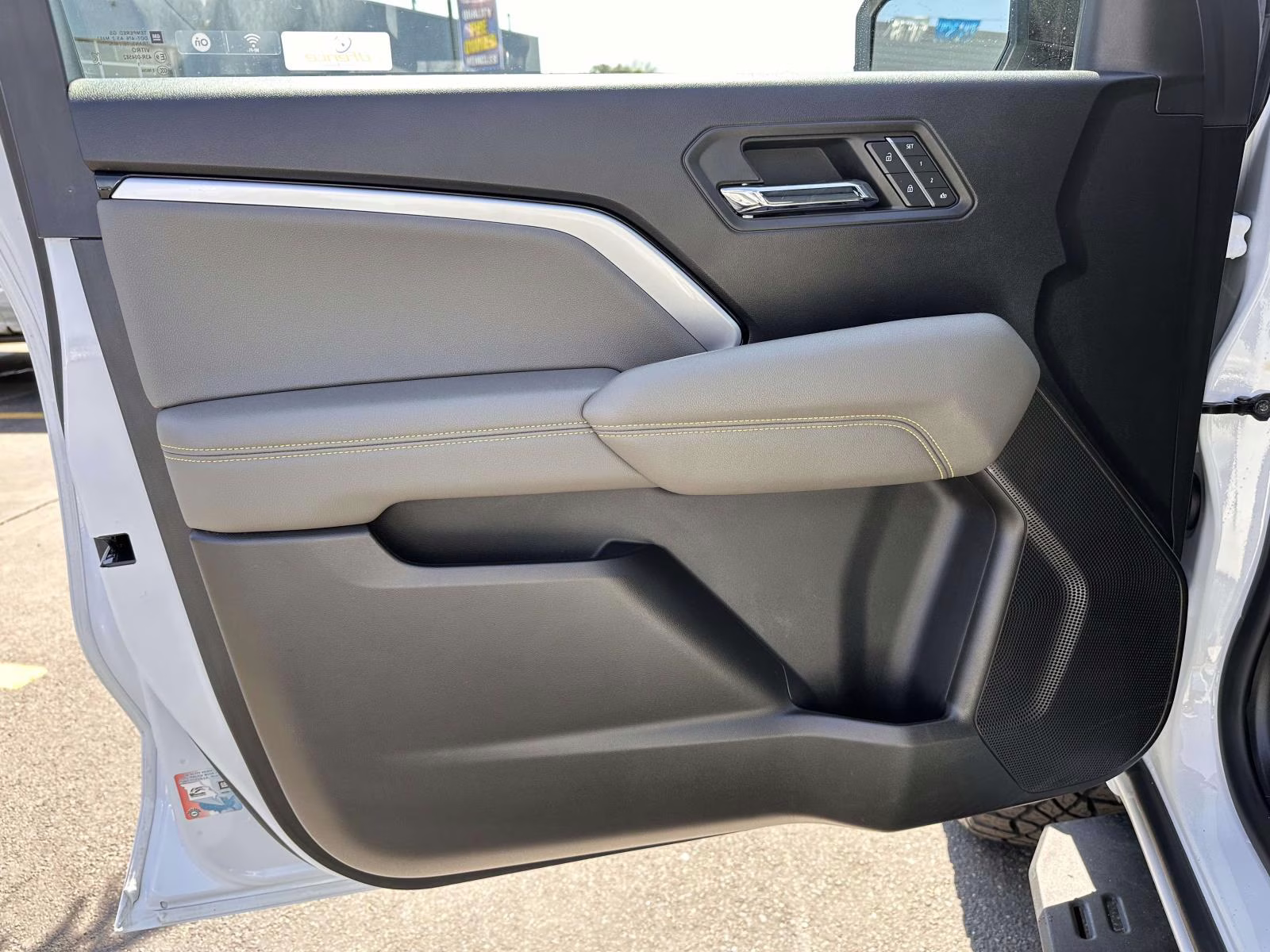 2023 Summit White Chevrolet Colorado 4WD Crew Cab ZR2 4X4 Truck