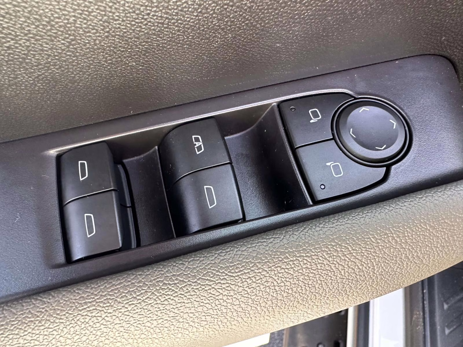 2023 Summit White Chevrolet Colorado 4WD Crew Cab ZR2 4X4 Truck