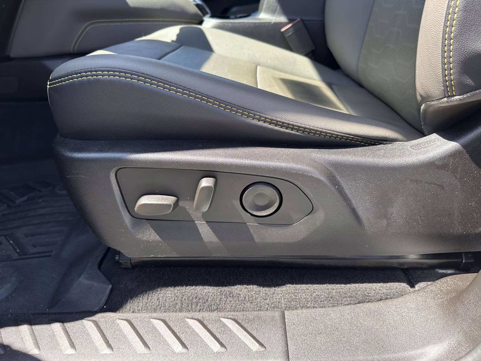 2023 Summit White Chevrolet Colorado 4WD Crew Cab ZR2 4X4 Truck