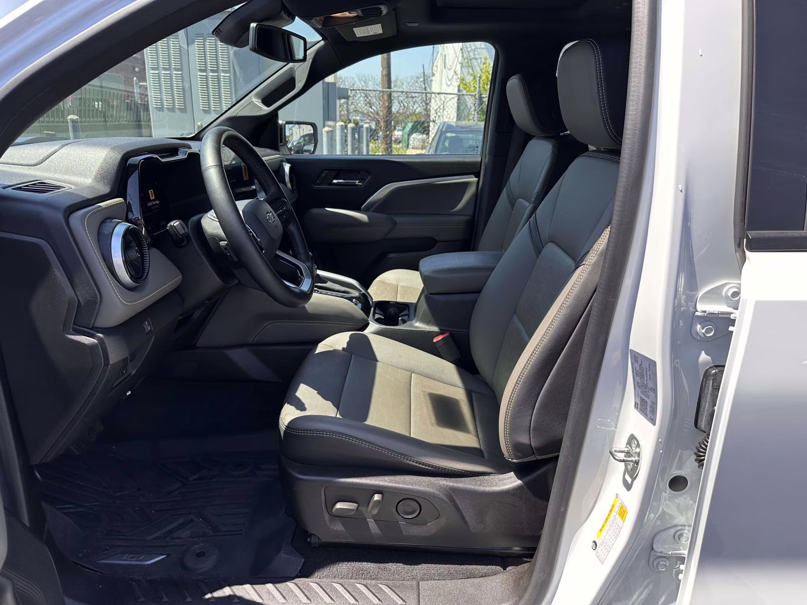 2023 Summit White Chevrolet Colorado 4WD Crew Cab ZR2 4X4 Truck