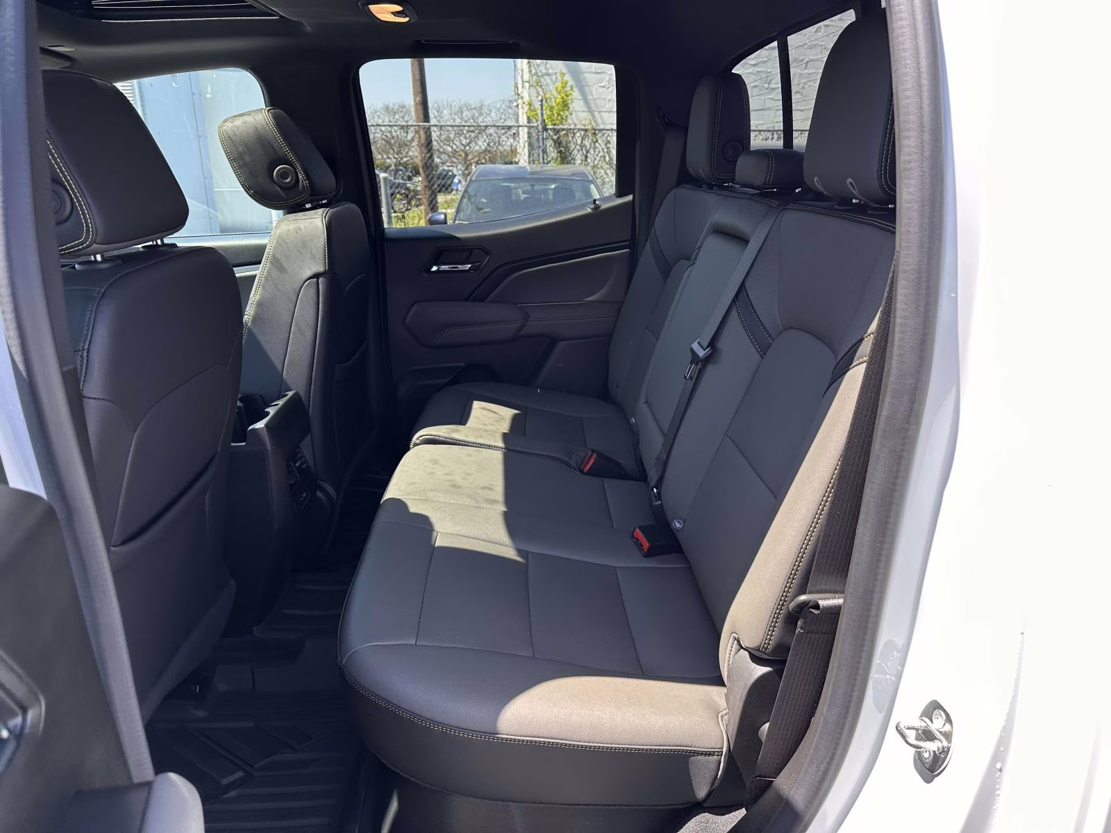 2023 Summit White Chevrolet Colorado 4WD Crew Cab ZR2 4X4 Truck