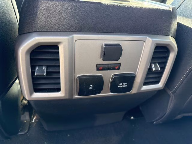 2022 Iconic Silver Metallic Ford Super Duty F-250 SRW Lariat 4X4 Truck