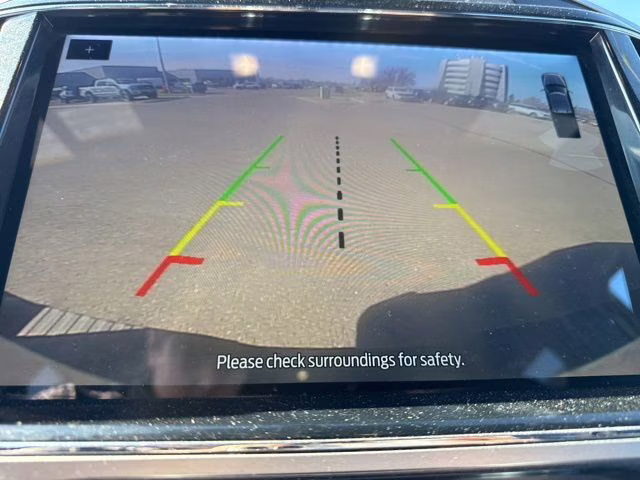 2022 Iconic Silver Metallic Ford Super Duty F-250 SRW Lariat 4X4 Truck