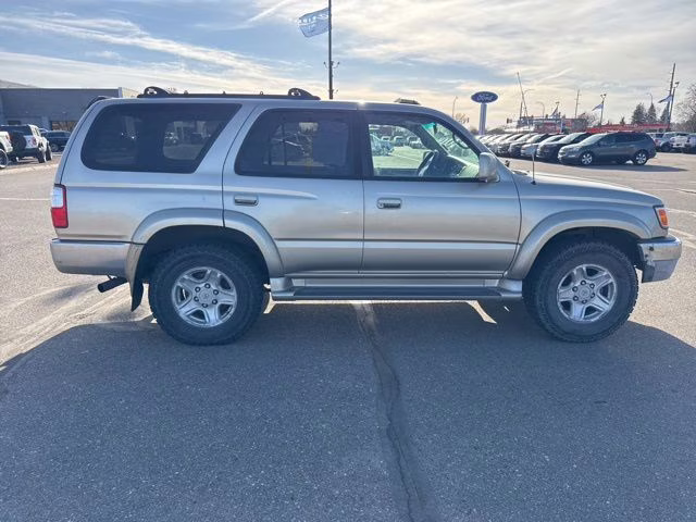 2001 Dorado Gold Toyota 4Runner SR5 RWD SUV