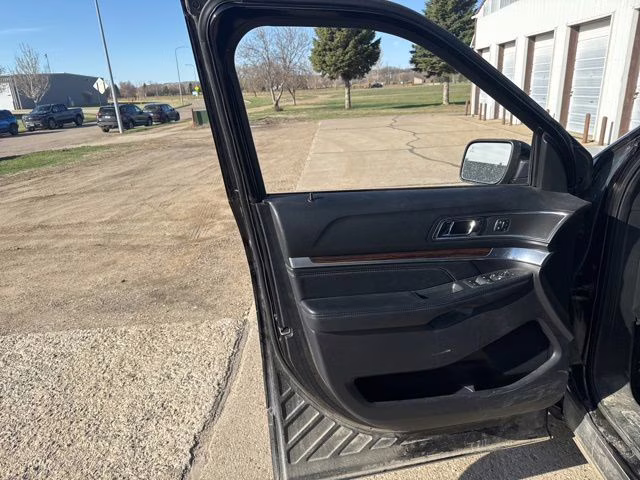 2019 Black Metallic Ford Explorer Limited 4X4 SUV