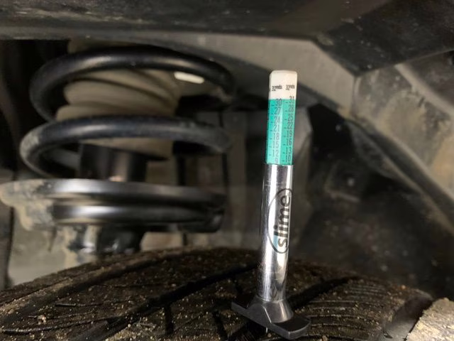 2023 Sting-Gray Clearcoat Jeep Compass Limited 4X4 SUV