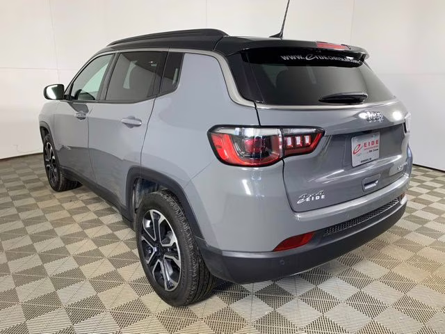 2023 Sting-Gray Clearcoat Jeep Compass Limited 4X4 SUV