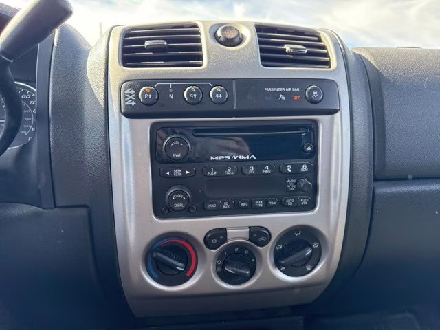 2010 Sheer Silver Metallic Chevrolet Colorado 1LT 4X4 Truck