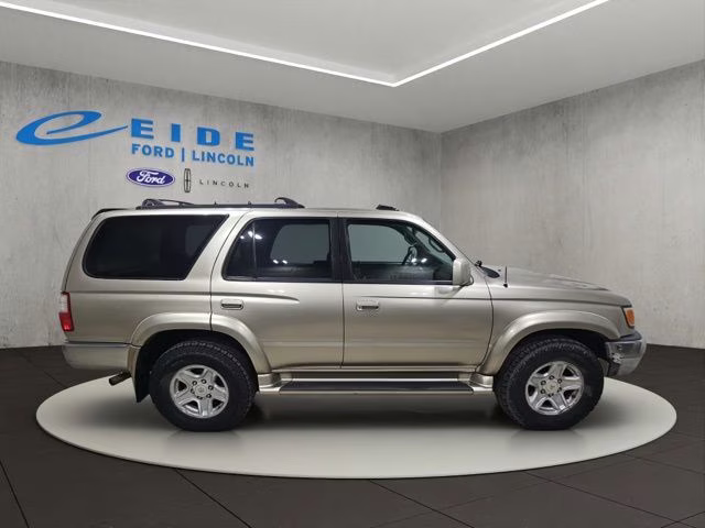 2001 Dorado Gold Toyota 4Runner SR5 RWD SUV
