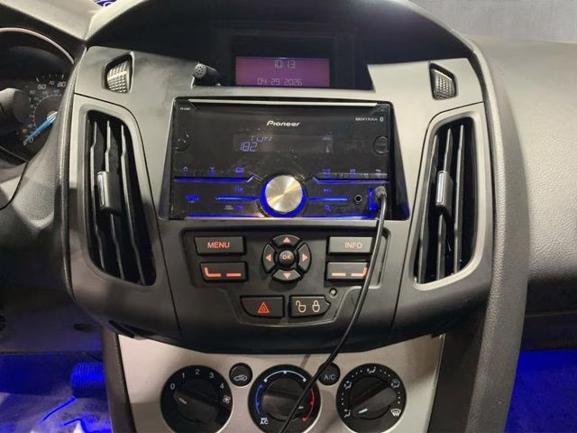 2012 Sterling Gray Metallic Ford Focus SE FWD Sedan
