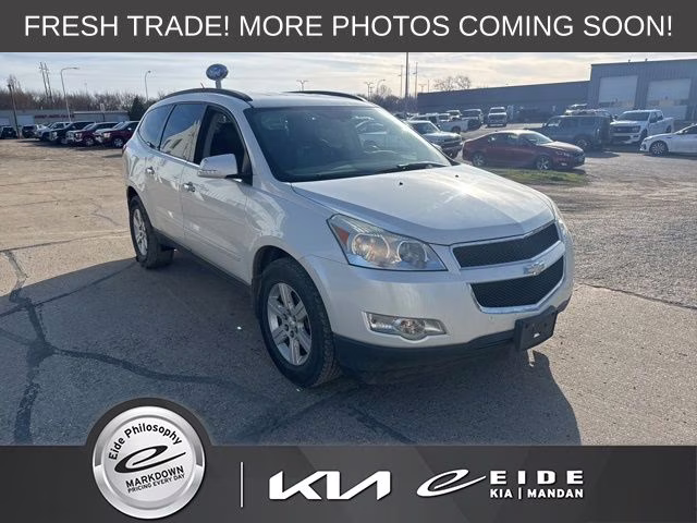 2012 White Diamond Tricoat Chevrolet Traverse 2LT AWD SUV