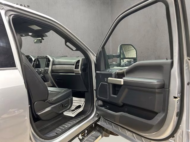 2022 Iconic Silver Metallic Ford Super Duty F-250 SRW Lariat 4X4 Truck